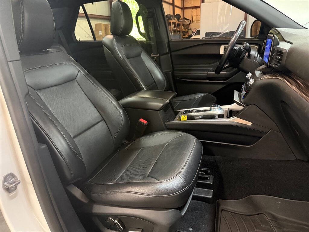 2020 Ford Explorer Image 20