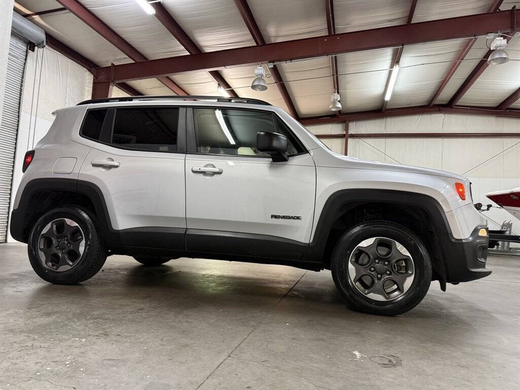 2018 Jeep Renegade Image 43