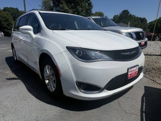 Image for 2020 Chrysler Pacifica Touring L ID: 7421682