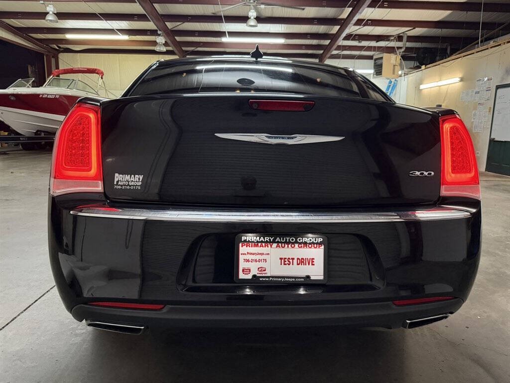 2018 Chrysler 300 Image 10