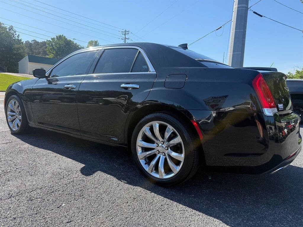 2018 Chrysler 300 Image 19