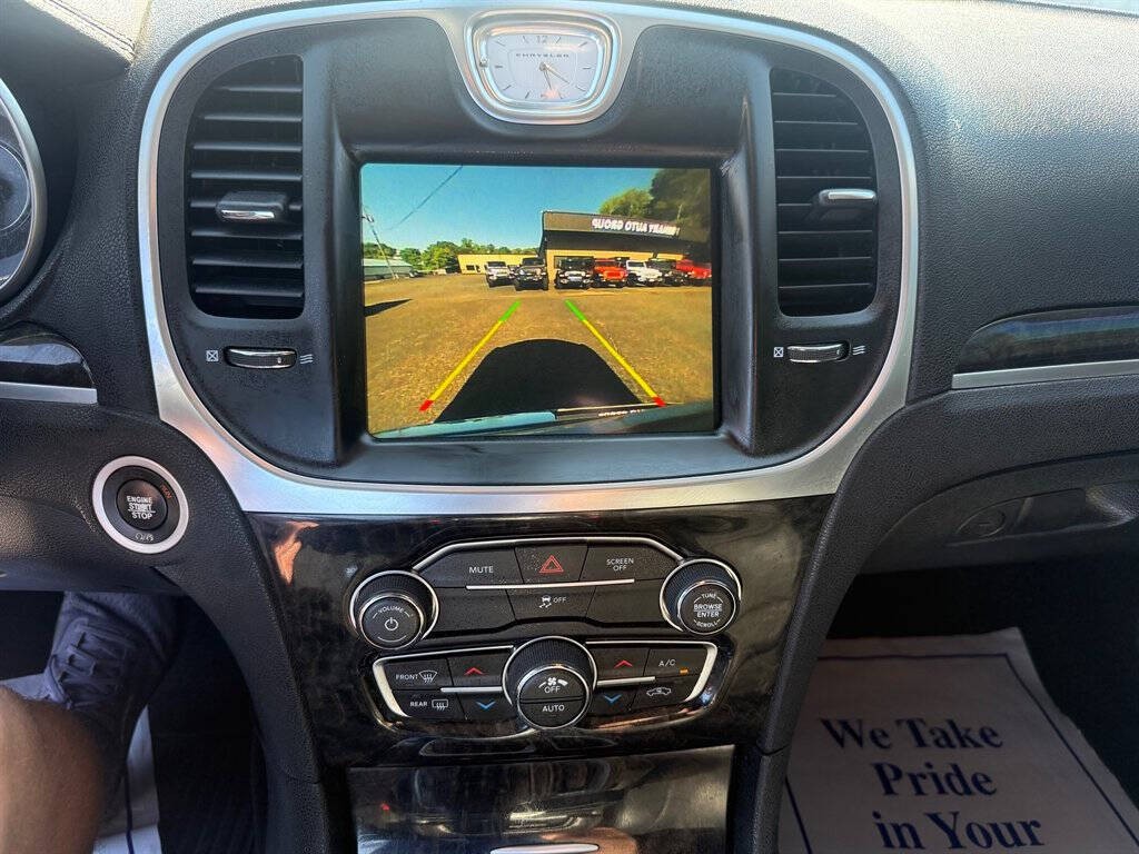 2018 Chrysler 300 Image 24