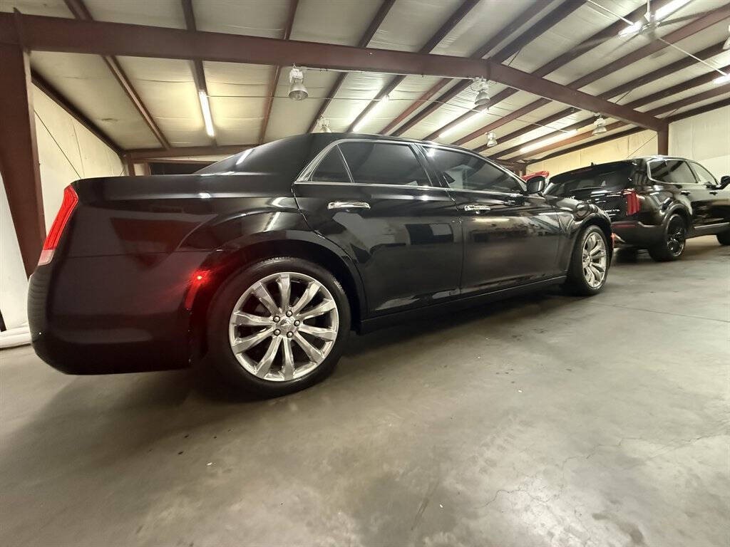 2018 Chrysler 300 Image 30