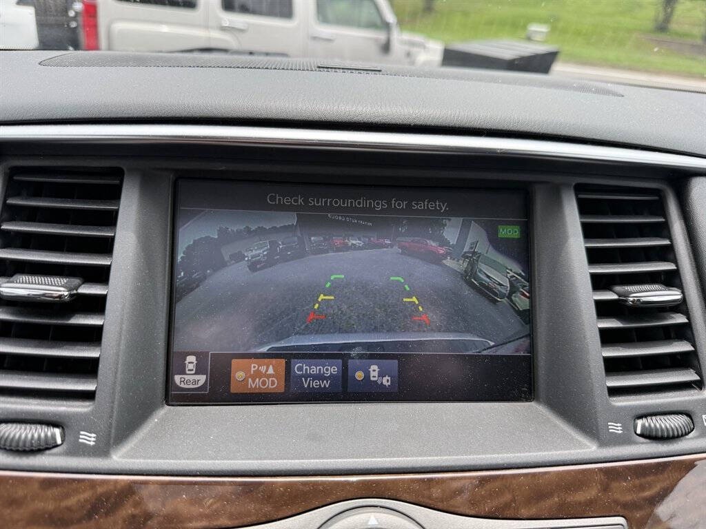 2020 Nissan Armada Image 17