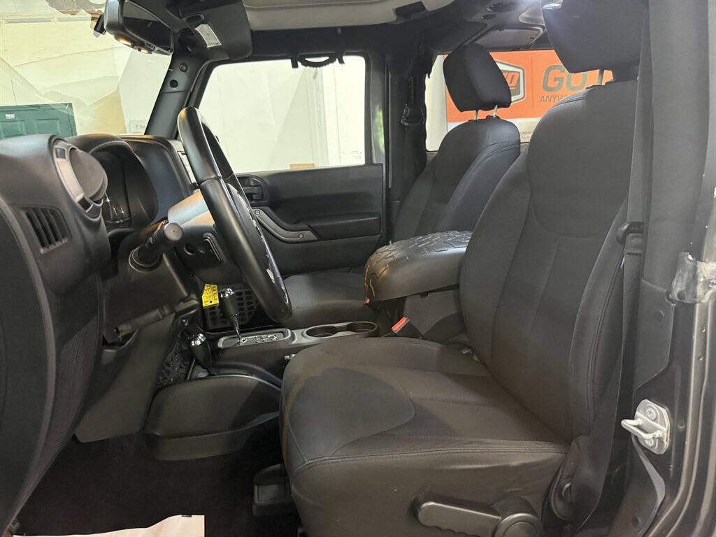 2016 Jeep Wrangler Image 13