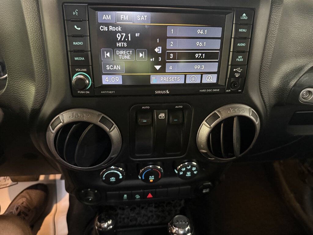 2016 Jeep Wrangler Image 14