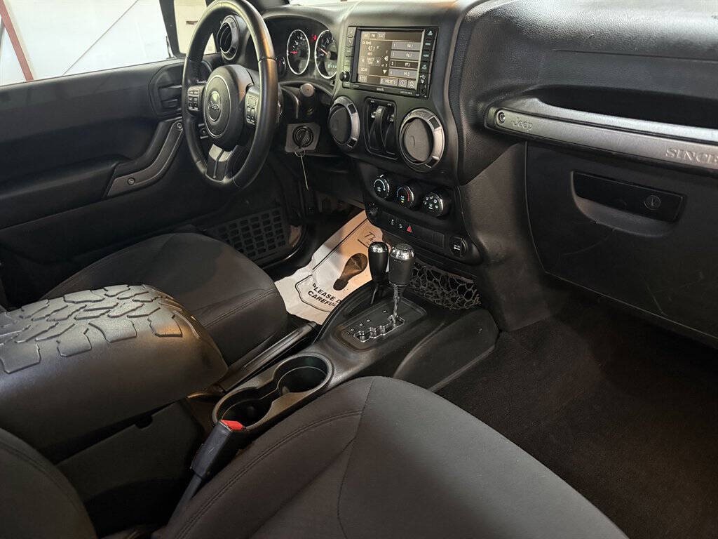 2016 Jeep Wrangler Image 17