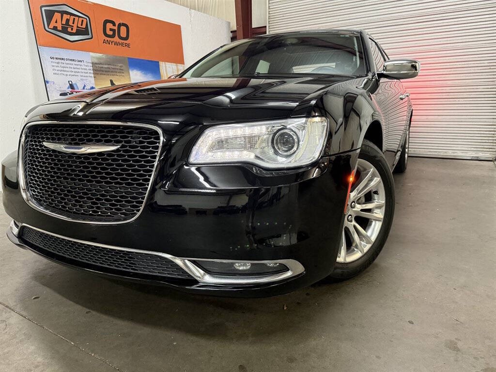 2016 Chrysler 300 Image 3