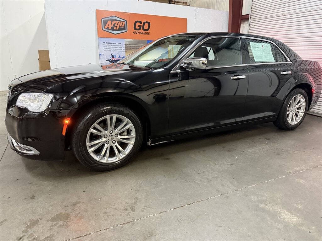 2016 Chrysler 300 Image 4