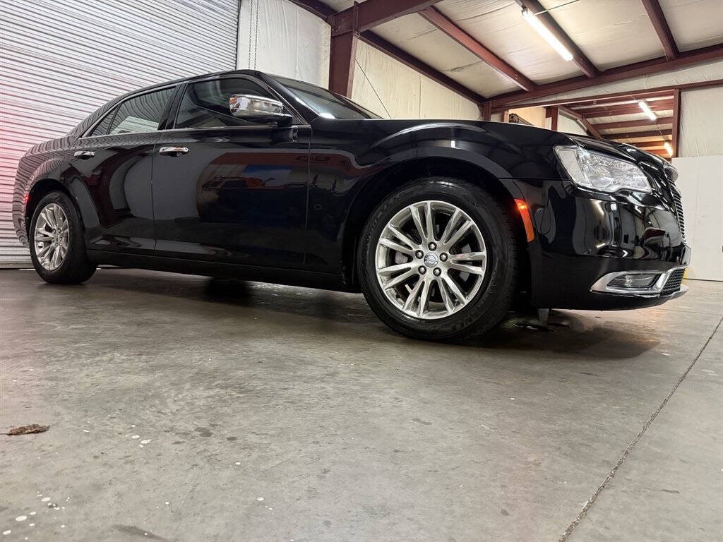 2016 Chrysler 300 Image 5