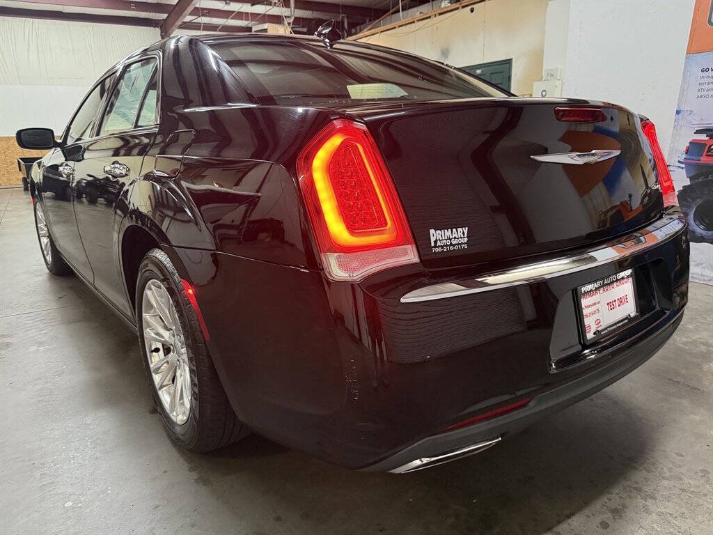 2016 Chrysler 300 Image 7