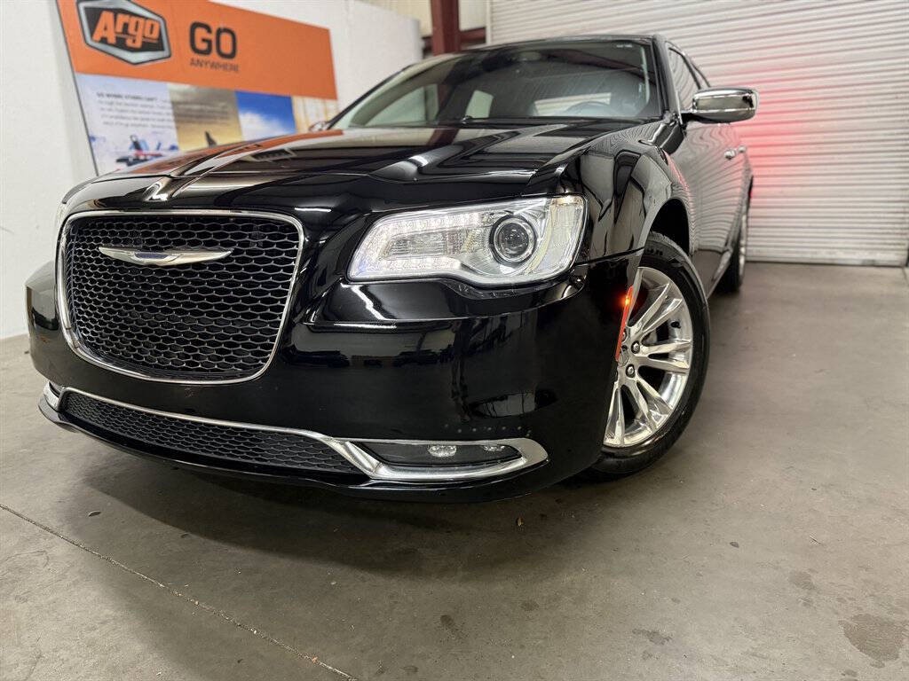 2016 Chrysler 300 Image 10