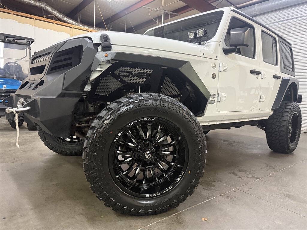 2019 Jeep Wrangler Unlimited Image 2