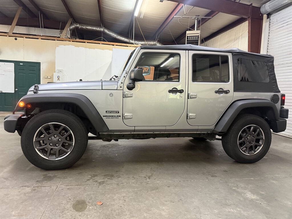 2017 Jeep Wrangler Unlimited Image 9