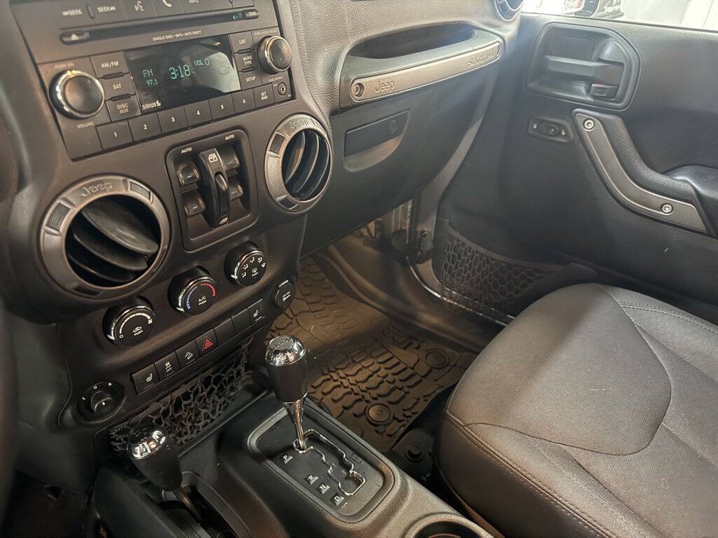 2017 Jeep Wrangler Unlimited Image 12