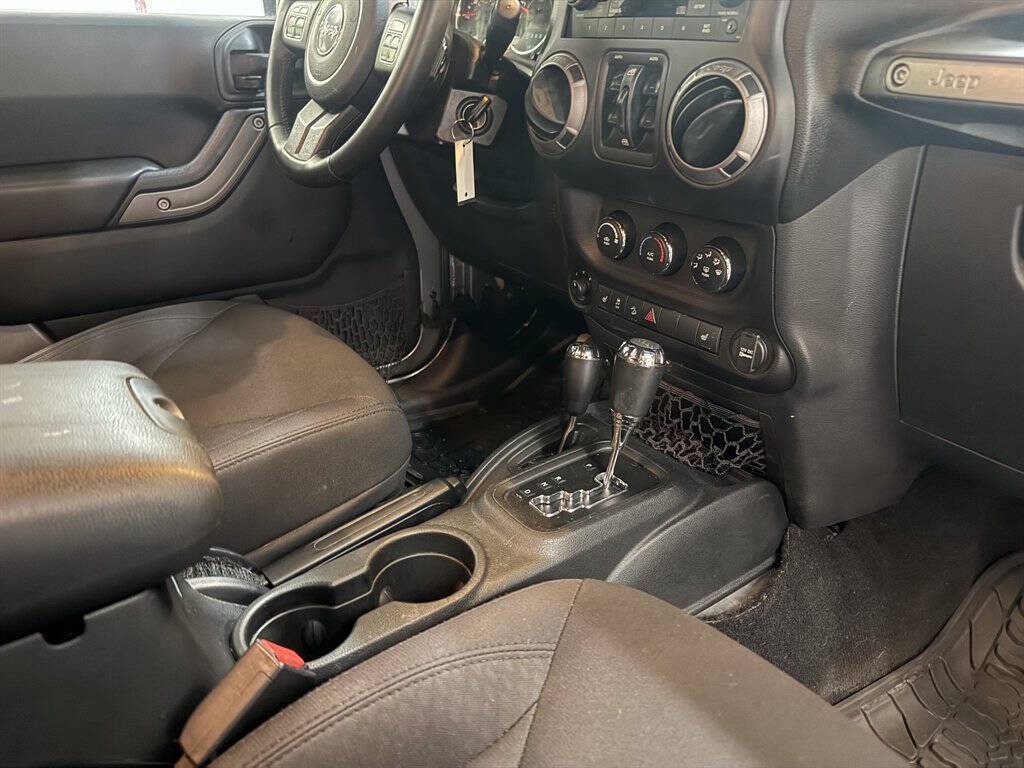 2017 Jeep Wrangler Unlimited Image 14