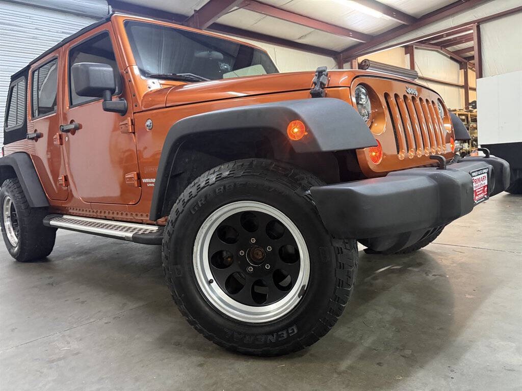2011 Jeep Wrangler Unlimited Image 2