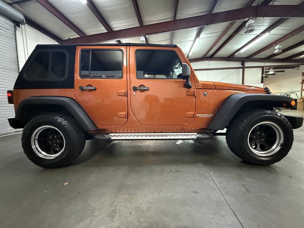 2011 Jeep Wrangler Unlimited Image 7