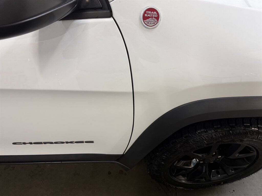 2016 Jeep Cherokee Image 8