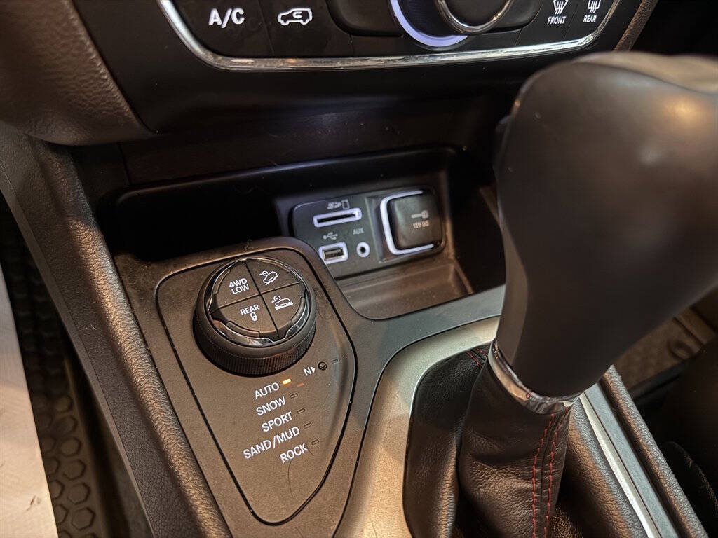 2016 Jeep Cherokee Image 15