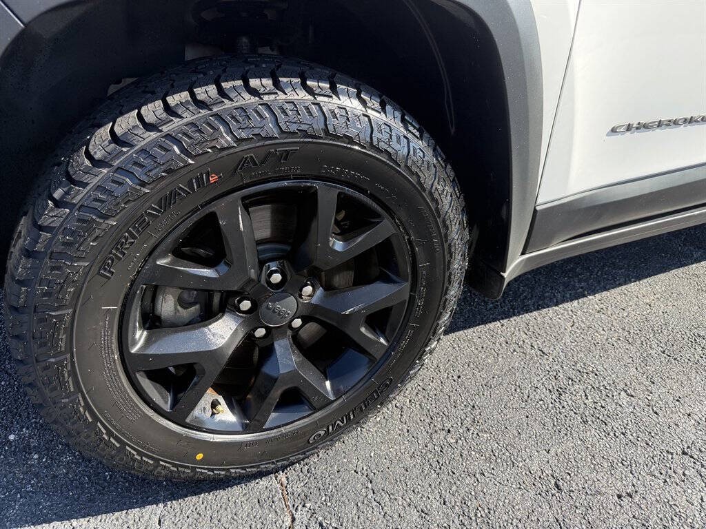 2016 Jeep Cherokee Image 41