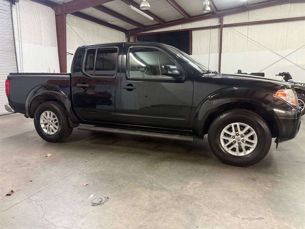 2016 Nissan Frontier Image 2