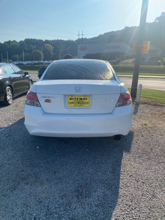 2009 Honda Accord Image 2