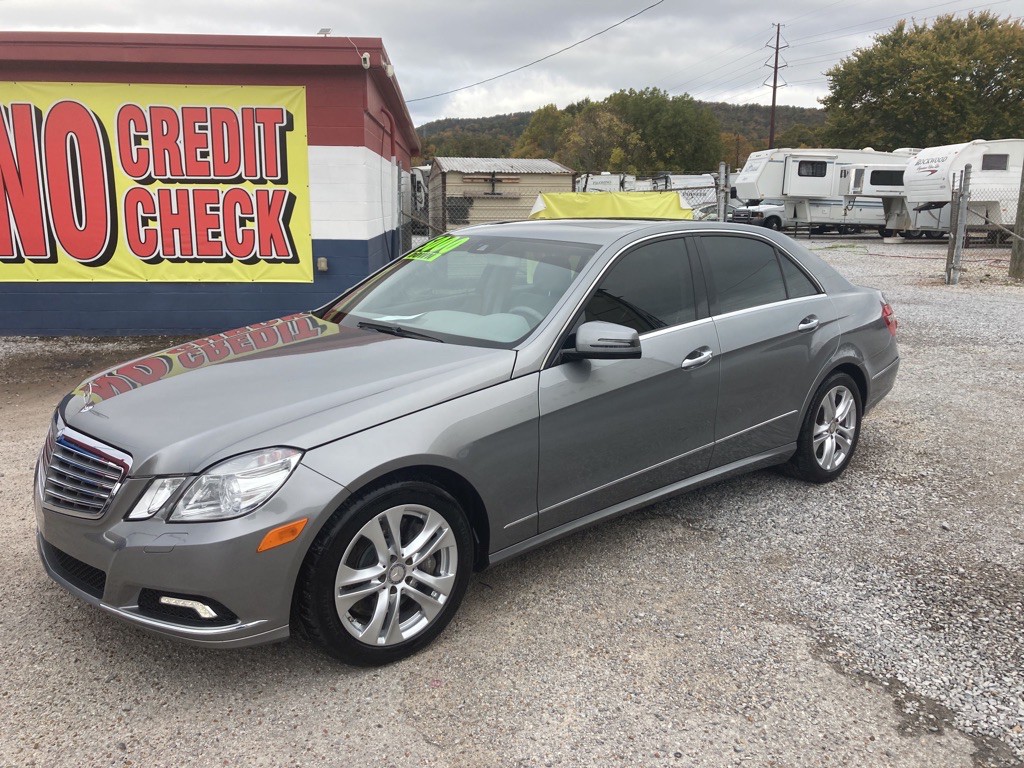 2010 Mercedes-Benz E-Class Image 1