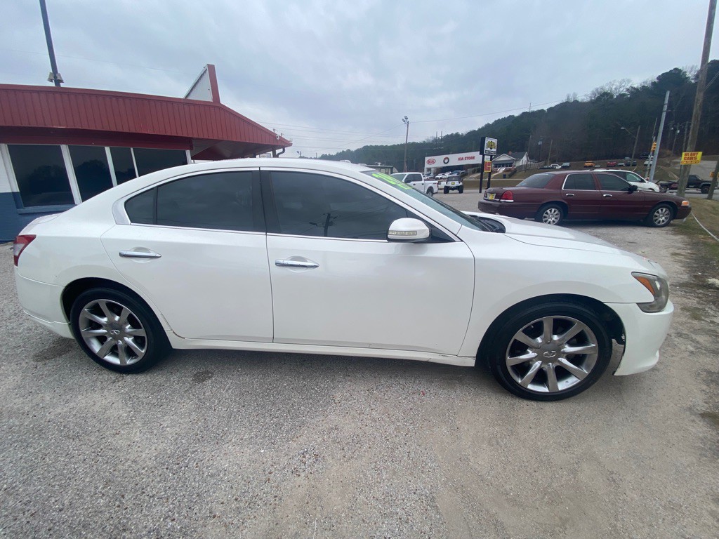 2010 Nissan Maxima Image 3