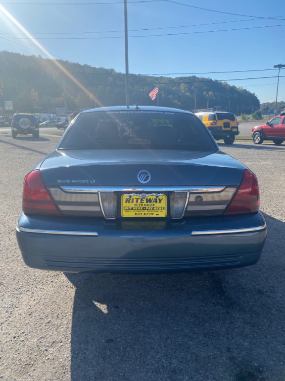 2007 Mercury Grand Marquis Image 2