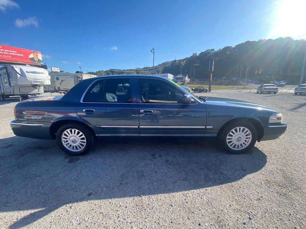 2007 Mercury Grand Marquis Image 3