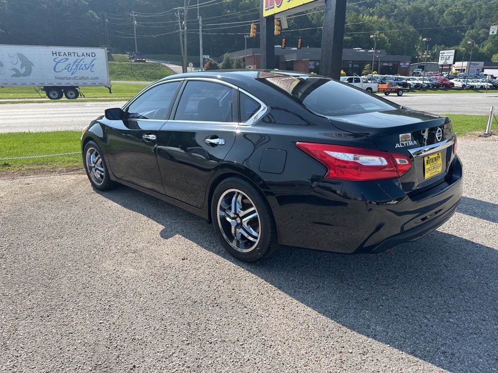 2016 Nissan Altima Image 2