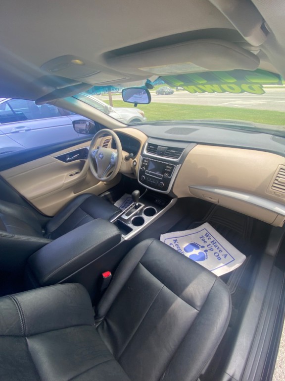 2016 Nissan Altima Image 7