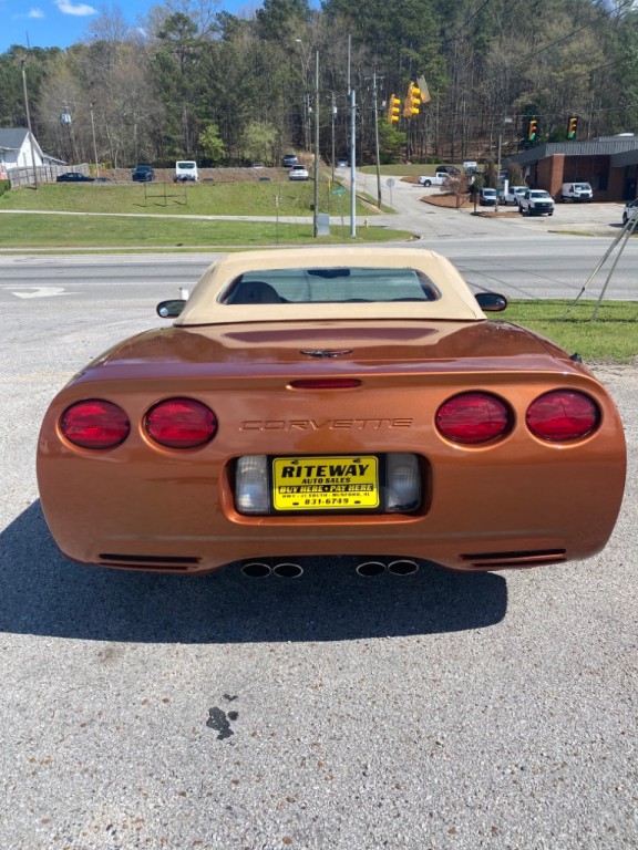 2001 Chevrolet Corvette Image 2