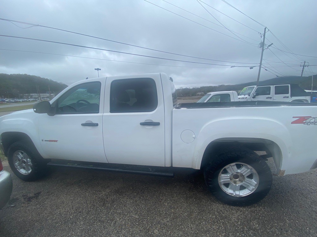 2008 GMC Sierra Image 2