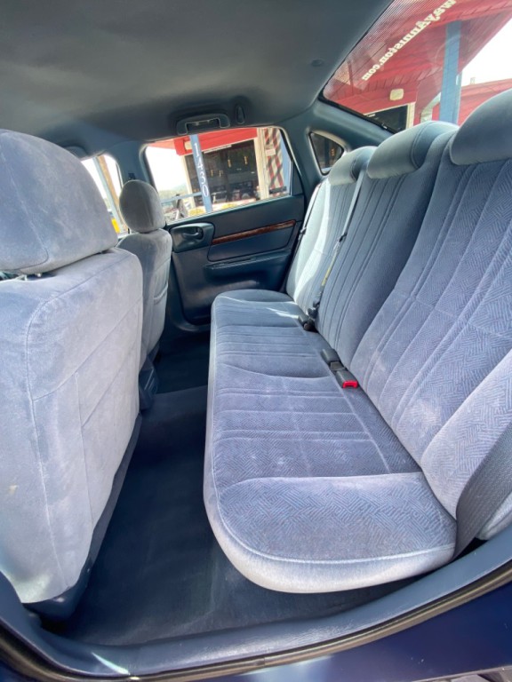 2001 Chevrolet Impala Image 7