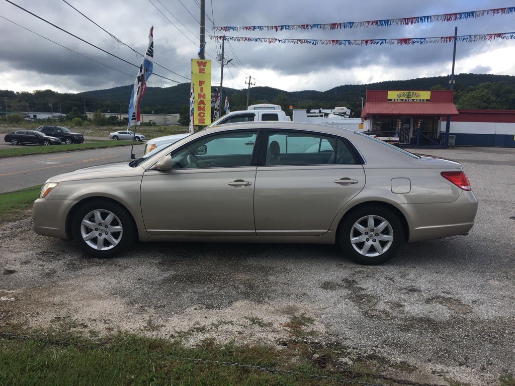 2006 Toyota Avalon Image 1