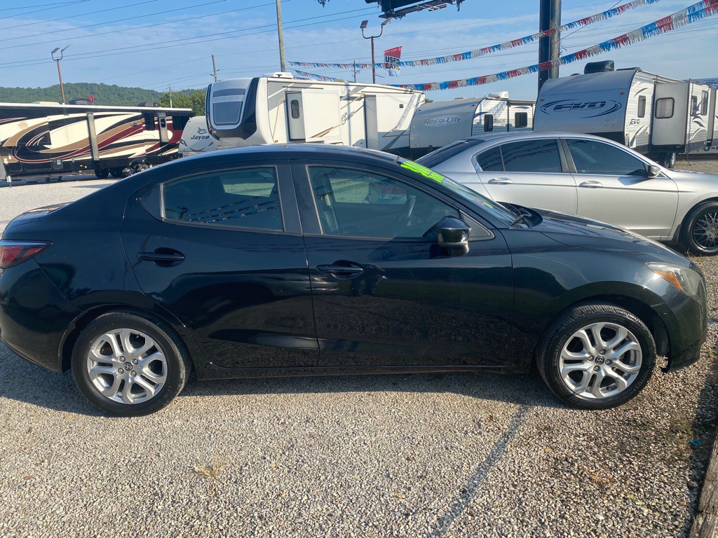 2016 Scion iA Image 3