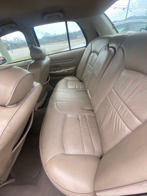 2001 Ford Crown Victoria Image 7