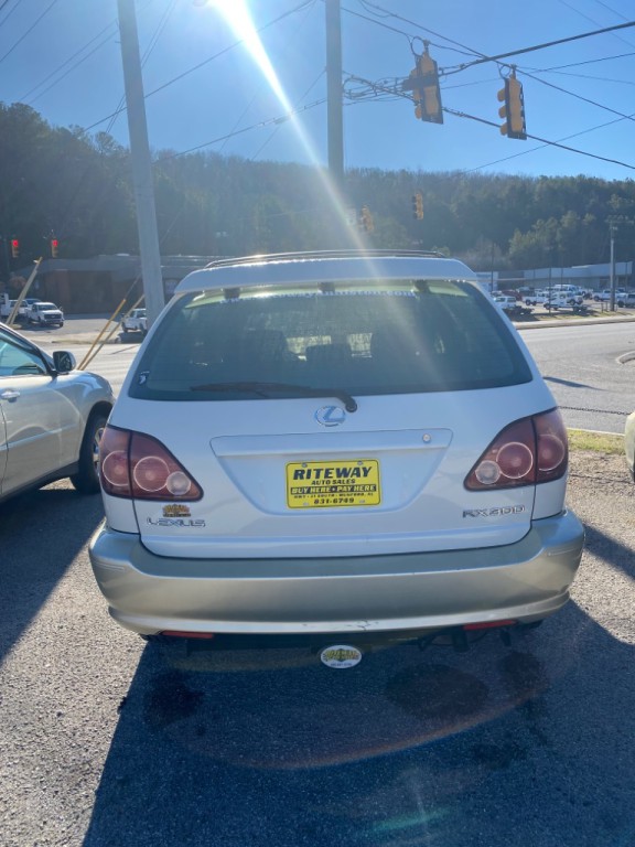 1999 Lexus RX Image 2