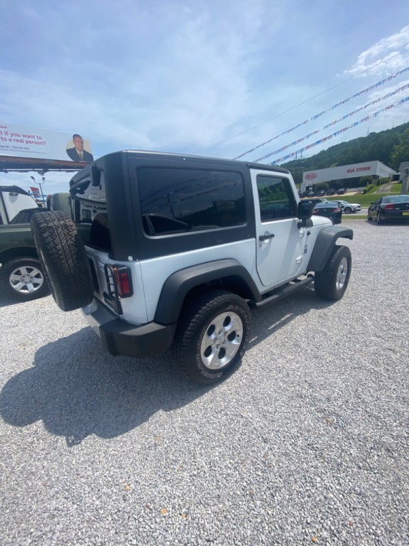 2011 Jeep Wrangler Image 3