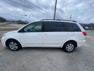 Image for 2006 Toyota Sienna CE ID: 7744047