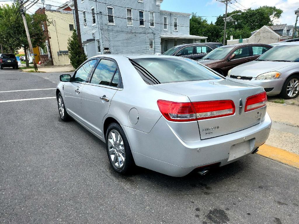 2012 Lincoln MKZ Image 3