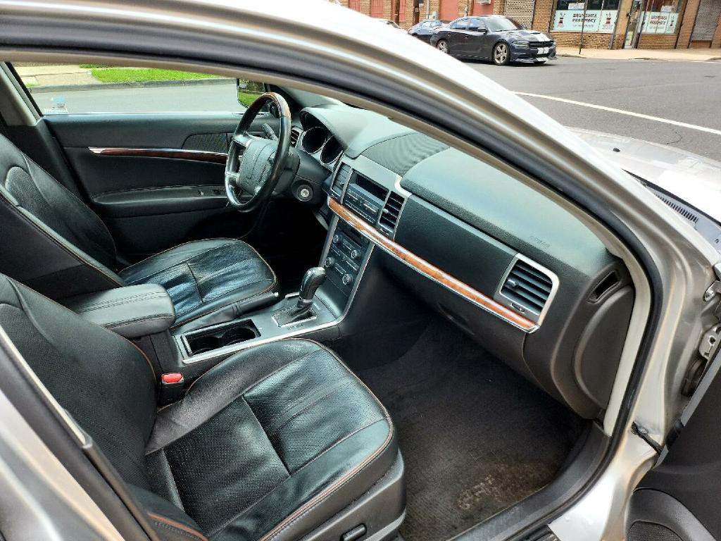 2012 Lincoln MKZ Image 15