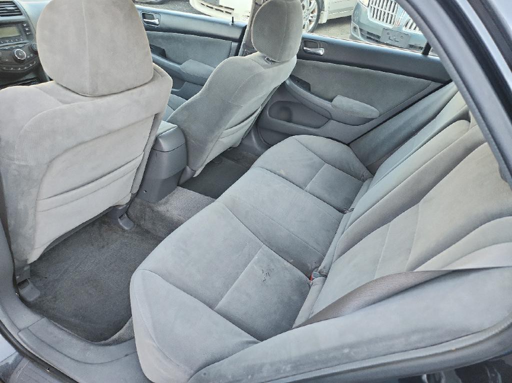 2005 Honda Accord Image 11