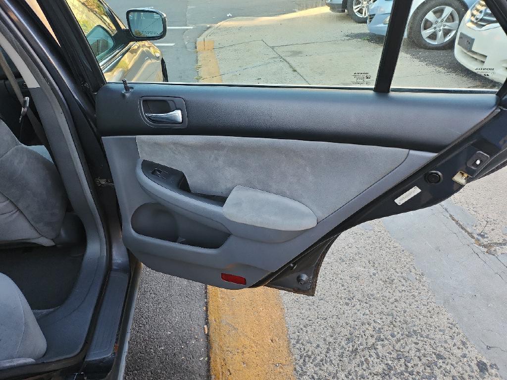2005 Honda Accord Image 14