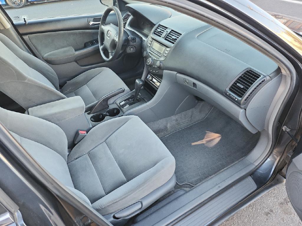 2005 Honda Accord Image 15