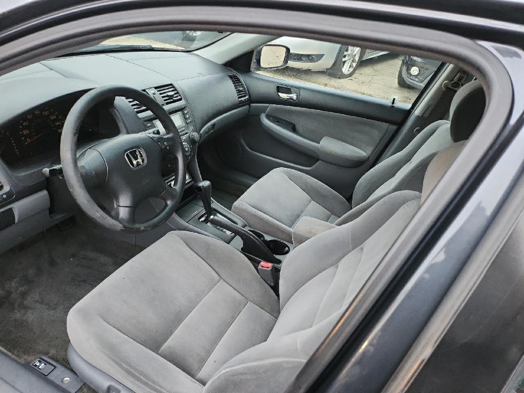 2005 Honda Accord Image 9