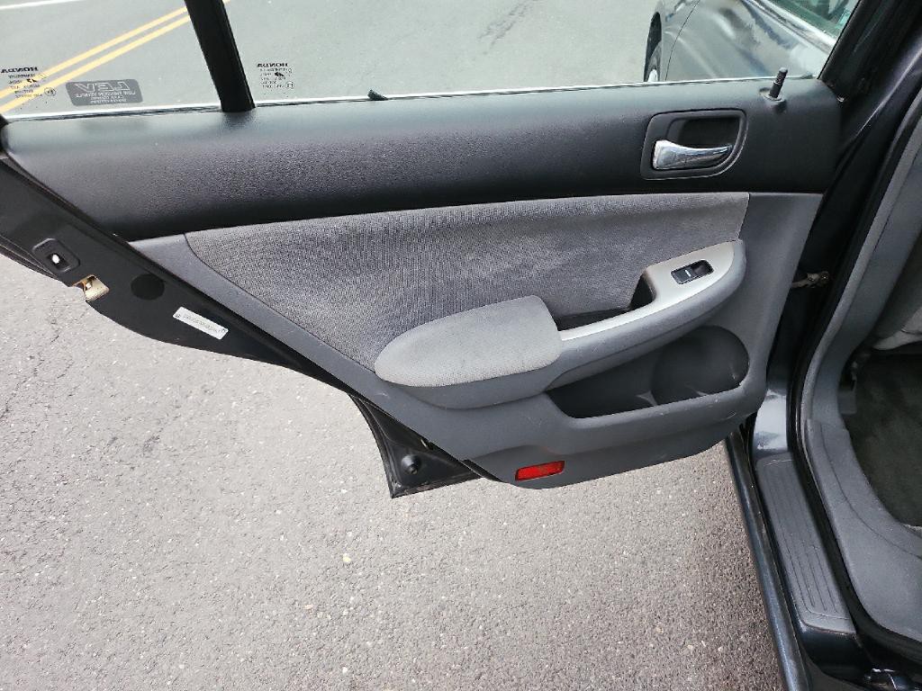 2005 Honda Accord Image 12