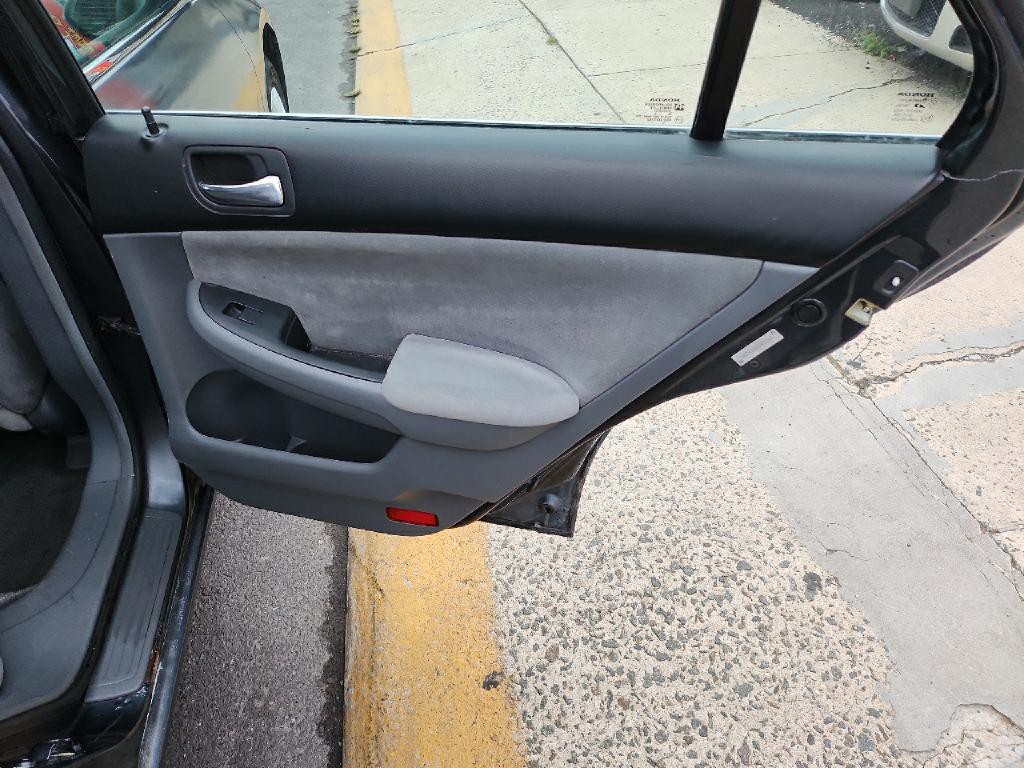 2005 Honda Accord Image 14